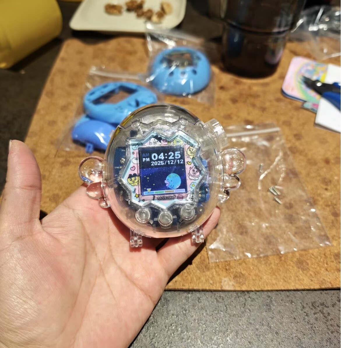 Estuche con diseño de Fantasy  - Bandai Model Tamagotchi reseña y precio